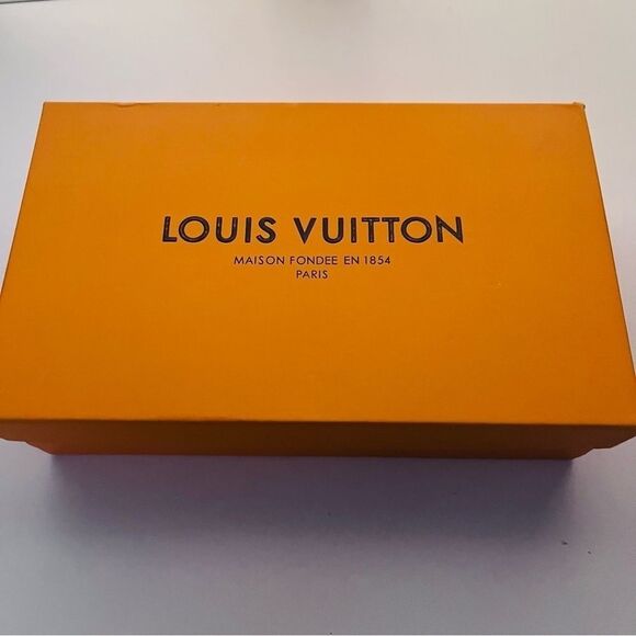 Louis Vuitton Box 22 Louis Vuitton Purse Box 6” x 10”